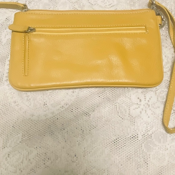 New York Toronto genuine leather yellow clutch/ wristlet . - Picture 5 of 8